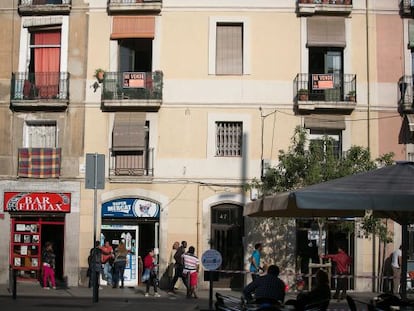 La calle Robadors, ayer.  