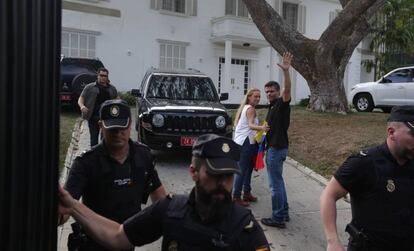 Leopoldo López e a esposa, Lilian Tintori, na casa do embaixador espanhol em Caracas.