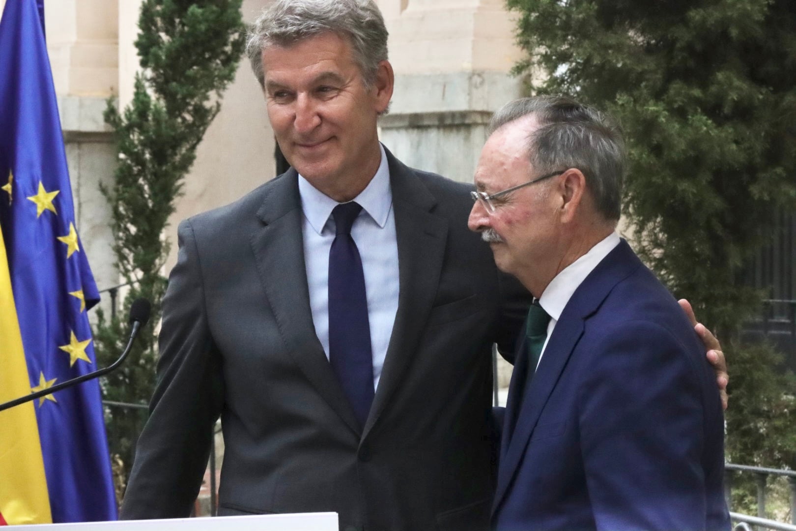 Última hora de la entrada de inmigrantes a Ceuta, en directo | Feijóo pide convocar a la embajadora marroquí y defiende a la policía y el CNI: “Ellos sí cumplieron, el Gobierno, no”