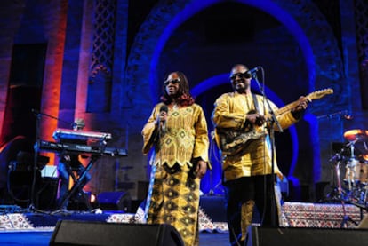 Actuación del dúo de Malí Amadou y Mariam, el domingo, en la ciudad marroquí de Fez.