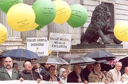 Manifestación en Madrid con motivo de la celebración el próximo día 10 del Día Mundial de la Salud Mental.