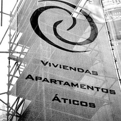 Anuncio de viviendas en venta en el centro de Valencia.