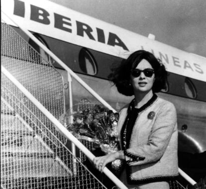 Gina Lolobrigida, una de las estrellas que ha desfilado por la escalerilla de los aparatos de Iberia.