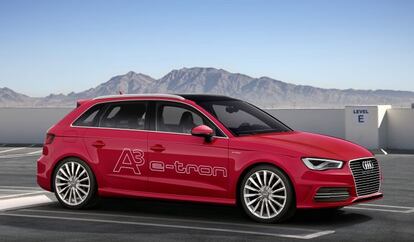 El Audi A3 Sportback e-Tron combina motores 1.4 TSi y eléctrico, y suma 204 CV en total. En modo eléctrico recorre 50 kilómetros y, en el híbrido, consume 1,5 litros (100 kilómetros iniciales). Tiene tracción delantera y se espera para mediados de 2014. Rondará los 39.000 euros.