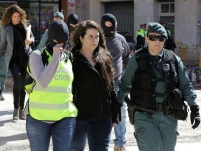 La Guardia Civil ya ha arrestado a una mujer en Viladecans investigada por rebelión y terrorismo