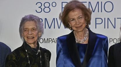 Irene de Grecia y la reina Sofía, anoche en la entrega del Premio BMW de Pintura en el Teatro Real de Madrid.