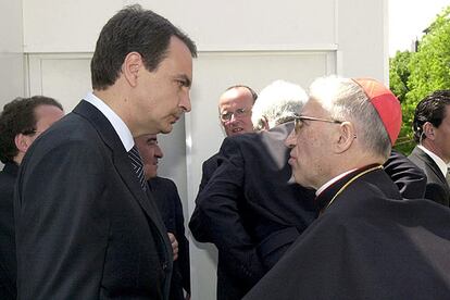 José Luis Rodríguez Zapatero y el presidente de la Conferencia Episcopal, Antonio Rouco, en mayo de 2003.