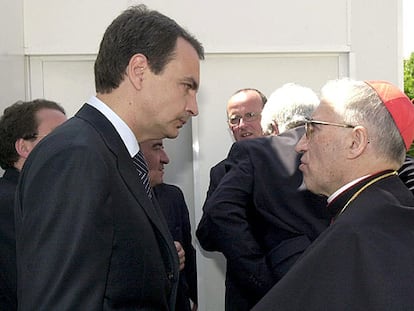 José Luis Rodríguez Zapatero y el presidente de la Conferencia Episcopal, Antonio Rouco, en mayo de 2003.