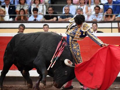 Luis David torea al natural al sexto toro de Garcigrande.