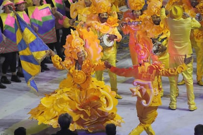 Integrantes de la escuela de samba Unidos da Tijuca, en la ceremonia.