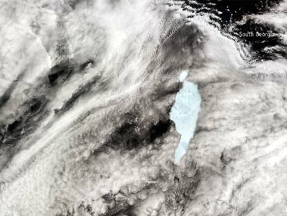 El iceberg A68a y el fragmento desprendido, captados hace unos días por el Copérnicos del satélite 'Sentinel-3'.