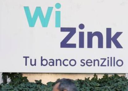 Un cartel publicitario de WiZink.