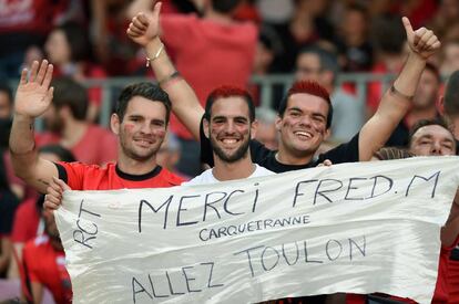 Seguidors del Toló, a la grada del Camp Nou.