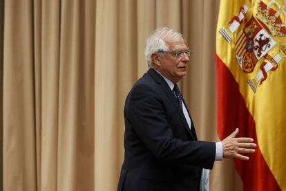 El Ministro de Asuntos Exteriores Josep Borrell asiste a una Comisión de Asuntos Exteriores en el Parlamento.
 
