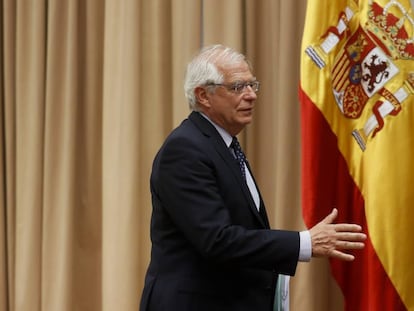 El Ministro de Asuntos Exteriores Josep Borrell asiste a una Comisión de Asuntos Exteriores en el Parlamento.
 