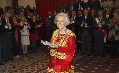 Poniatowska es creadora de una obra que conjuga diferentes registros para ver la vida, constituye una de las voces más poderosas de la literatura en español de estos días.