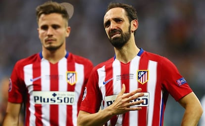 Juanfran lloran junto a Sa&uacute;l.