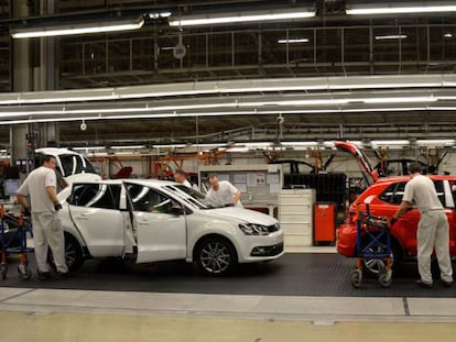 Sala de montaje de la factor&iacute;a de Volskwagen (Navarra). 