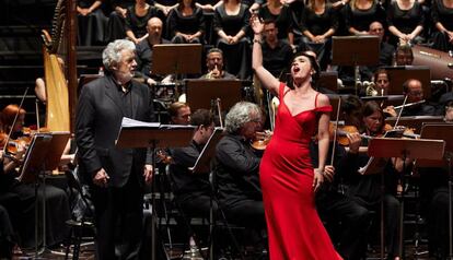El barítono Plácido Domingo y la soprano albanesa Ermonela Jaho en la  versión concierto 'Thaïs', de Jules Massenet. 
 
 