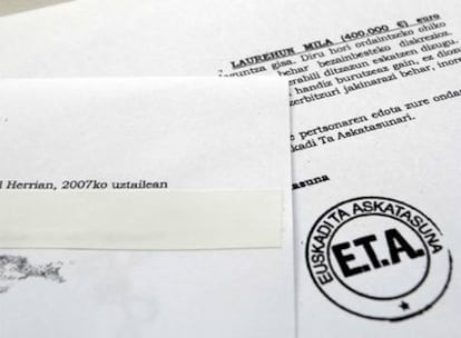 Detalle de una carta de extorsión de ETA fechada el año pasado en la que exige el pago de 400.000 euros.