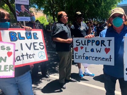 Protesta ante la Oficina del Sheriff de Santa Cruz por el asesinato de Damon Gutzwiller el 7 de junio de 2020. 