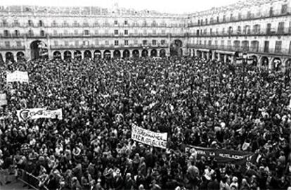 Manifestación en Salamanca, en 1995, para que permaneciera íntegro allí el Archivo General.