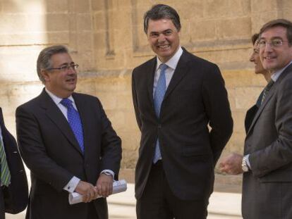Jos&eacute; Luis Sanz y Juan Ignacio Zoido en el Parlamento. 