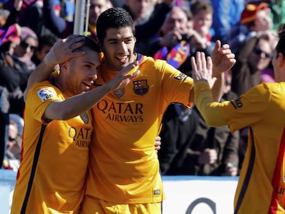 Alba, Suárez i Messi celebren el gol del Barça.