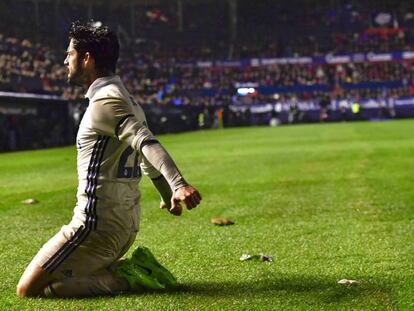 Isco celebra el segundo gol del Real Madrid.