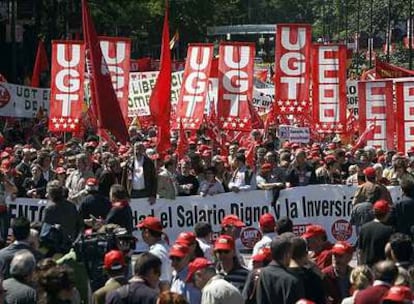 Cabecera de la manifestación de Madrid, con Cándido Méndez, José María Fidalgo y Gaspar Llamazares tras la pancarta.