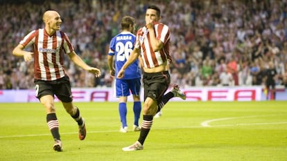 Ismael López celebra el primer gol del partido.