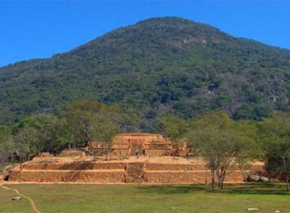 Palacio de la zona arqueológica de Tehualco (México)