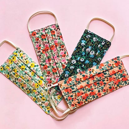 Mascarillas de tela estampadas de Etsy.