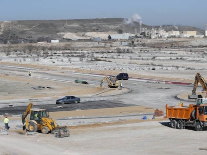 Obras de urbanización, a inicio de año, en Los Berrocales. 