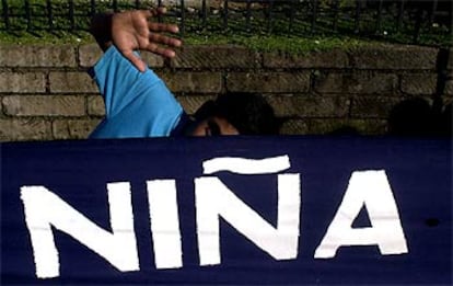 Pancarta en favor de la niña en la manifestación convocada en Managua por las feministas el pasado martes.