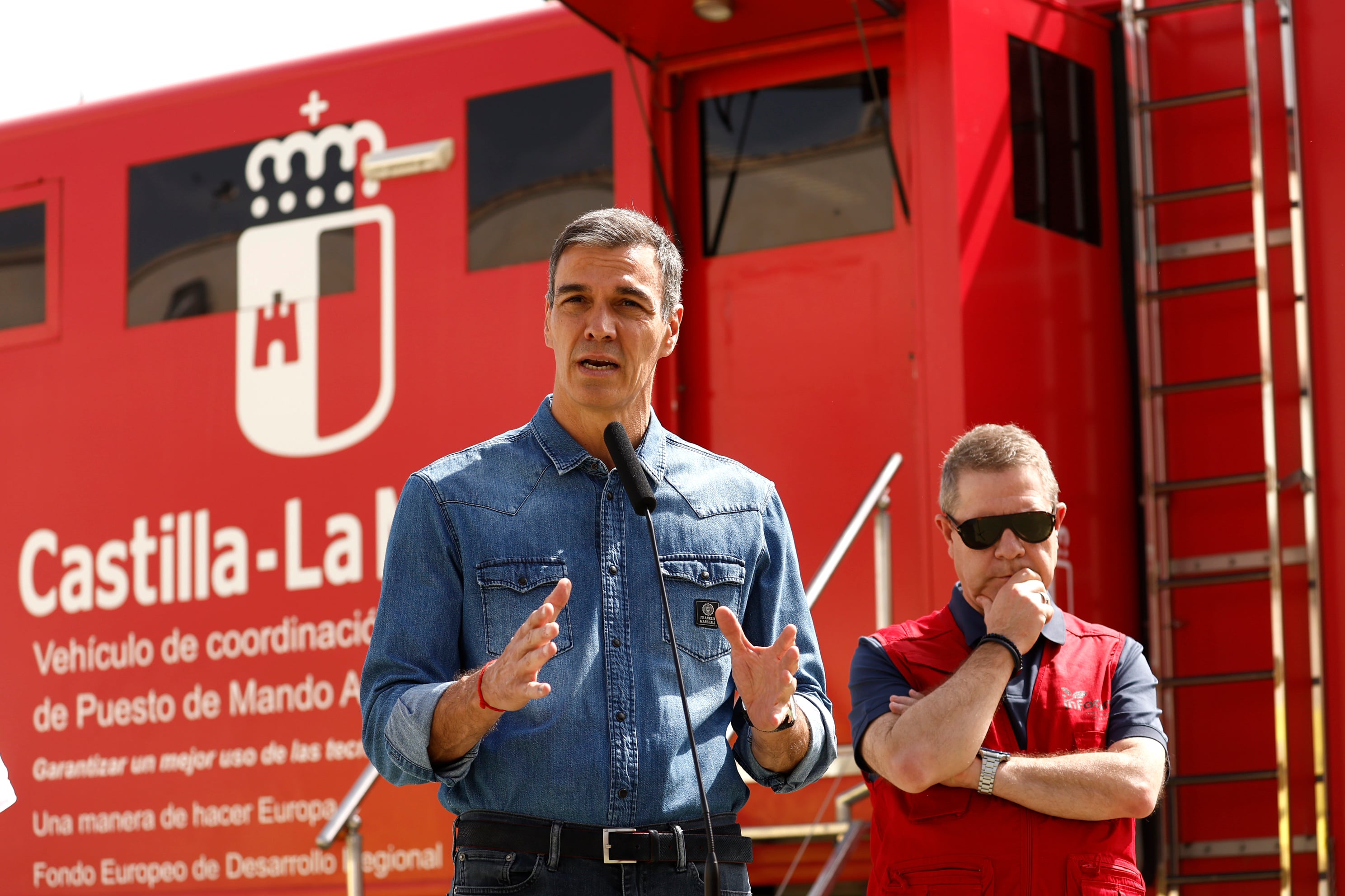 Última hora de los incendios forestales, en directo | Sánchez visita las zonas afectadas por el fuego en Guadalajara