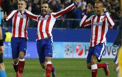 Los jugadores del Atlético celebran la victoria.