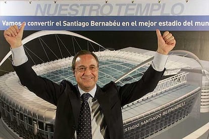 <b>11 de julio 2004</B>. Florentino Pérez gana las elecciones a la presidencia del Real Madrid con el 94,25% de los votos frente a Lorenzo Sanz y Arturo Baldasano.