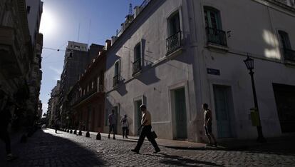 Cruce de calles en el centro de Buenos Aires.