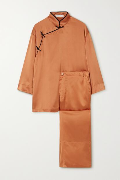 Nos encanta este diseño de inspiración oriental y en un original naranja cobrizo de Olivia von Halle. Sencillo pero diferente. En exclusiva en Net-a-porter.com por 555 euros.