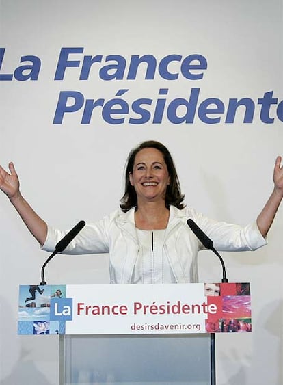 Ségolène Royal  ha agradecido a quienes la han votado para disputar la Presidencia de su país contra el conservador Nicolas Sarkozy y dijo que ella representa a los que desean "reformar Francia sin brutalizarla". La candidata socialista ha asegurado que el 6 de mayo será una fecha "clave" en la que tiende la mano a los que piensan que "el sistema ya no funciona"