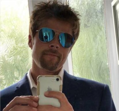 Meads em uma das fotos de sua conta 'Brad Pitt look alike'. / Foto: Instagram