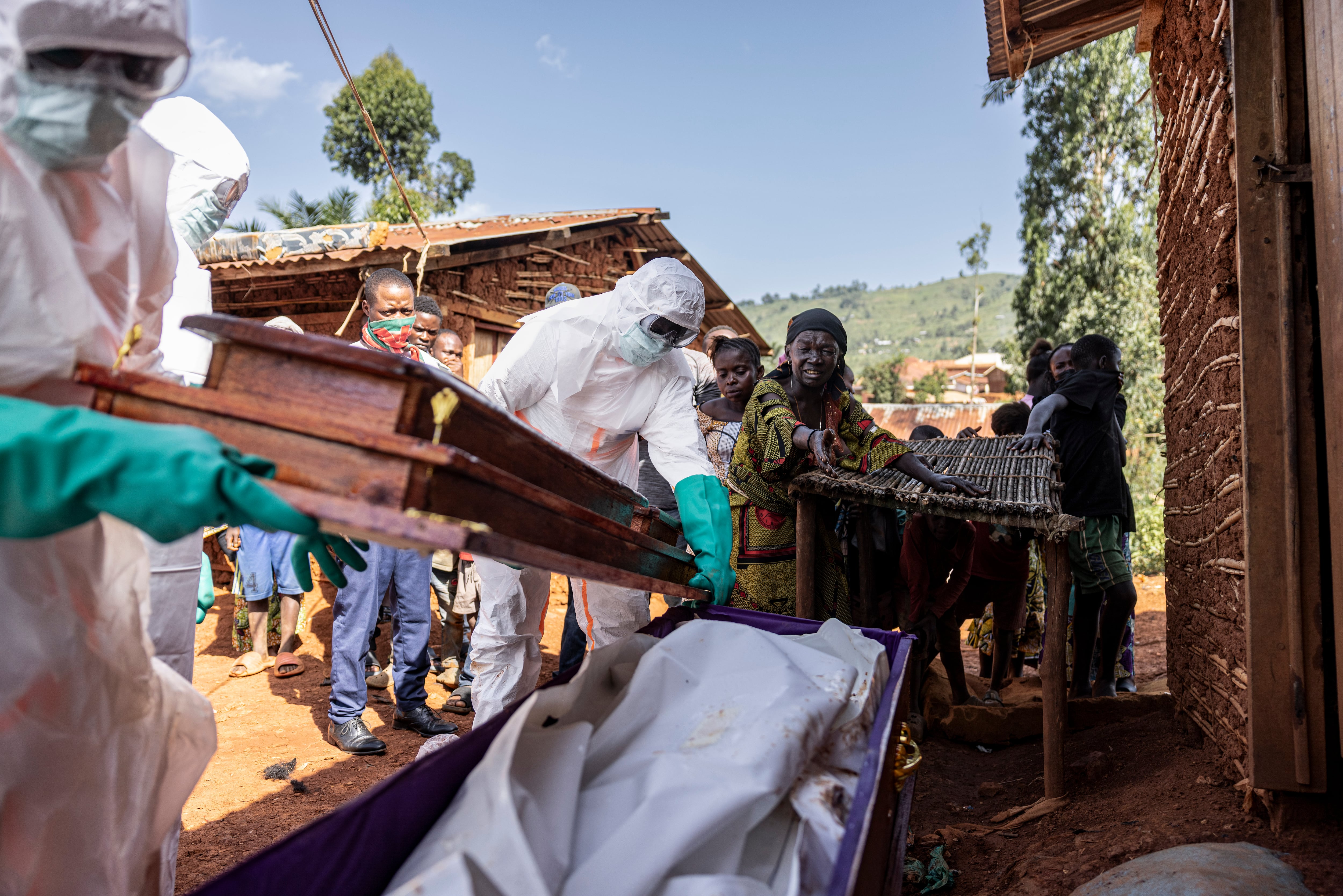Francia confirma el primer caso de ébola en el país, un médico que estuvo en la República Democrática del Congo