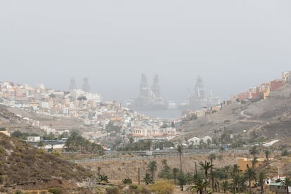 Calima en Las Palmas de Gran Canaria, este viernes, dónde se estima que los termómetros lleguen a marcar 35 grados.