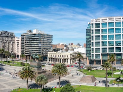 A Praça Independência, no centro de Montevidéu, Uruguai