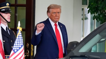 El presidente de Estados Unidos, Donald Trump, al recibir este lunes en la Casa Blanca al presidente ucranio, Volodímir Zelenski.