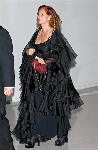 Carmen Alborch, vestida por Montesinos, en la cena de gala con motivo de la inauguración de la ampliación de Moneo del Museo del Prado, el 29 de octubre de 2007.