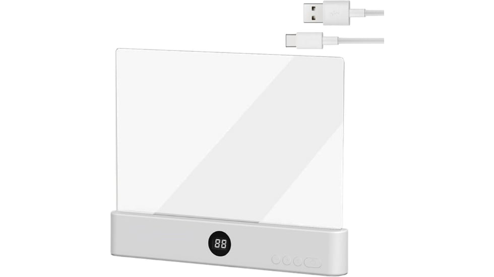 El dispositivo incorpora un panel que ayuda a difuminar la luz.