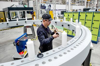 Empleado de Siemens Gamesa en Cuxhaven (Baja Sajonia, Alemania).