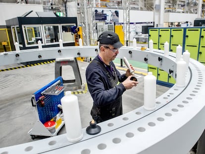 Empleado de Siemens Gamesa en Cuxhaven (Baja Sajonia, Alemania).